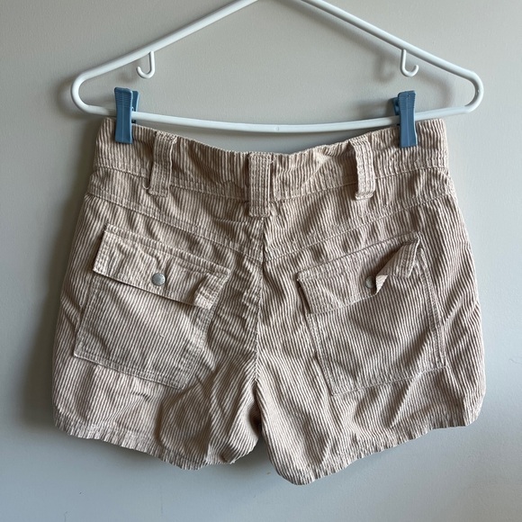 Urban Outfitters BDG Beige Corduroy Women Shorts Size 4 - Picture 4 of 4